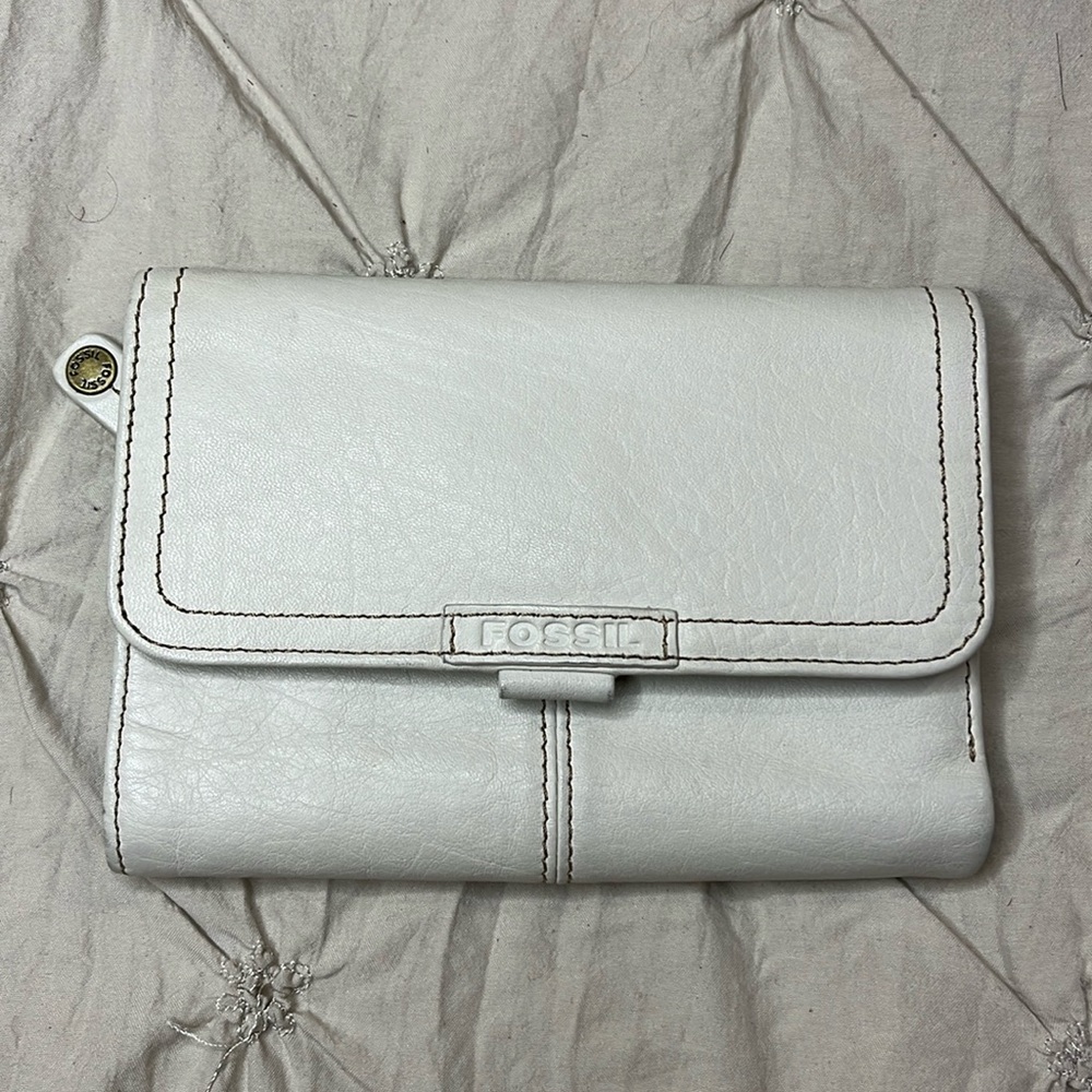 Fossil Bone color TriFold Wallet Great condition